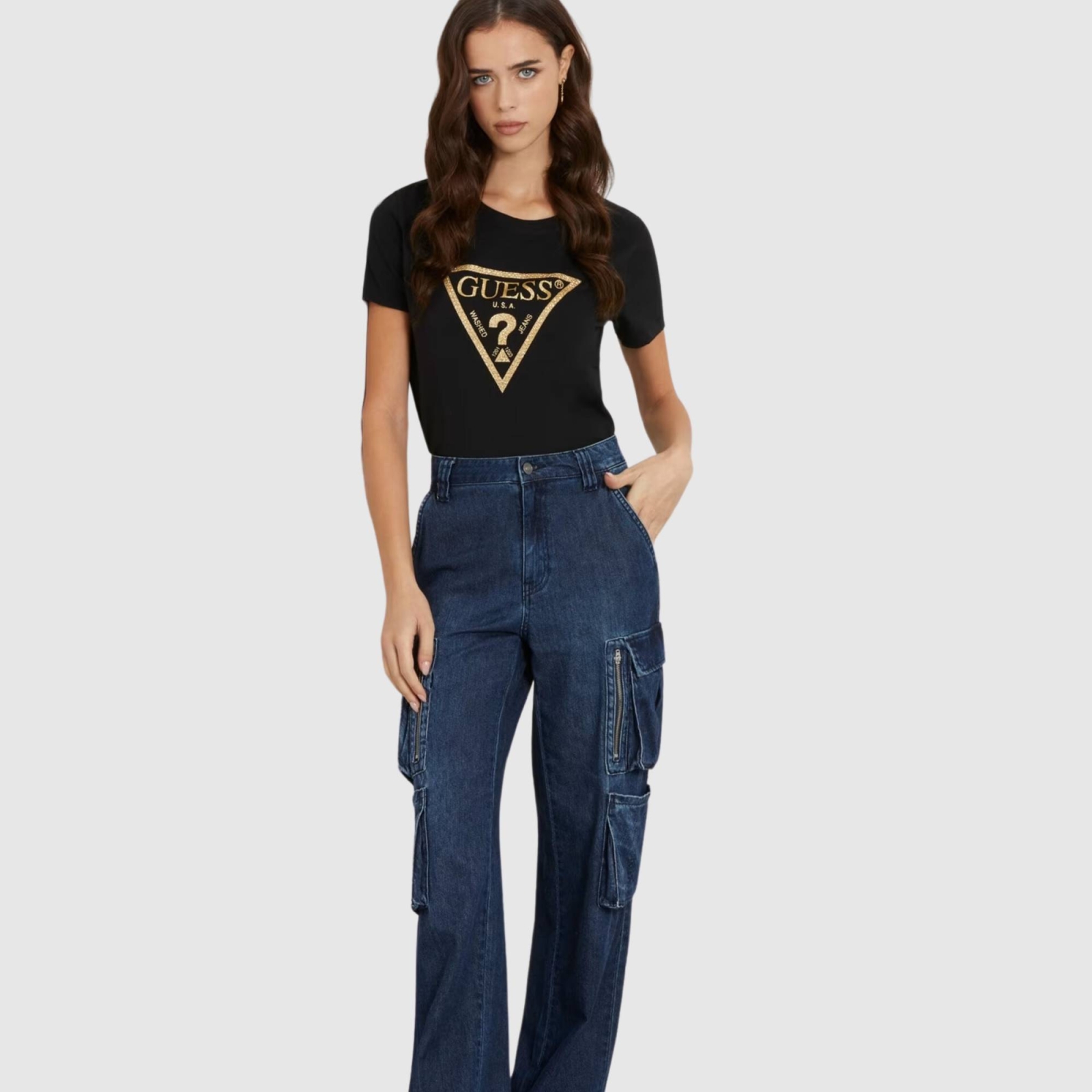 GUESS GOLD TRIANGLE T-SHIRT