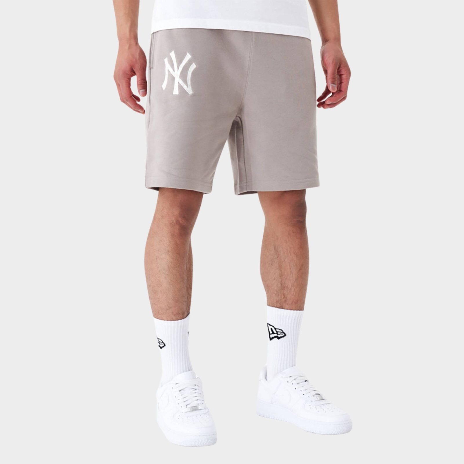 NEW ERA NEW YORK YANKEES LEAGUE ESSENTIALS SHORTS