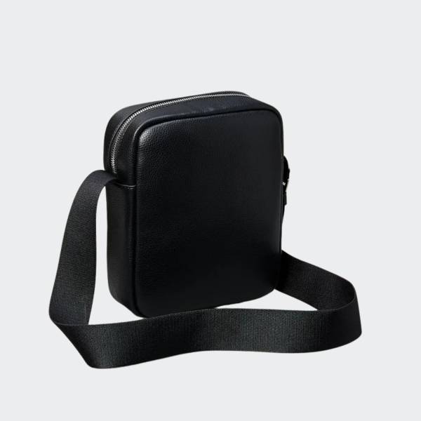 CALVIN KLEIN JEANS RAISED REPORTER